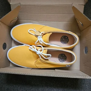 Adidas, pretty green, umbro next etc - Image 8