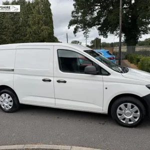 2021 Volkswagen Caddy Maxi 2.0 TDI C20 Commerce Panel Van 6dr Diesel Manual LWB Euro 6 (s/s) (102... - Image 4