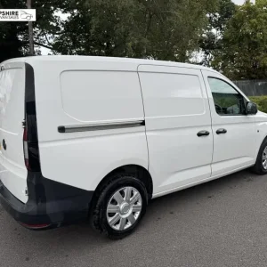 2021 Volkswagen Caddy Maxi 2.0 TDI C20 Commerce Panel Van 6dr Diesel Manual LWB Euro 6 (s/s) (102... - Image 6