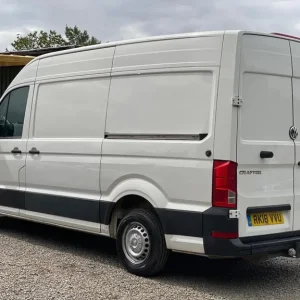 2018 Volkswagen Crafter 2.0 TDI CR35 BlueMotion Tech Trendline FWD MWB High Roof Euro 6 (s/s) 5dr... - Image 4