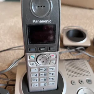 Panasonic cordless landline telephone with 5 extensions - Image 2