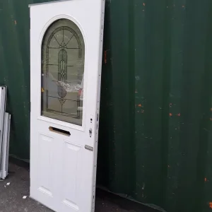 Aluminum door with beutiful coloured glass - Image 4