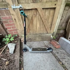 Grit Scooter Black & Silver