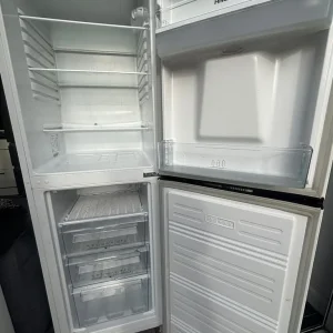 Hisense fridge freezer - Image 3