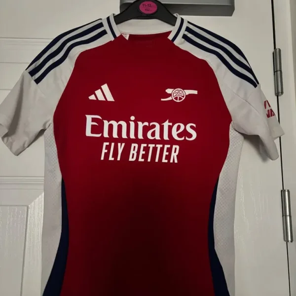 Kids arsenal shirt 11/12 years