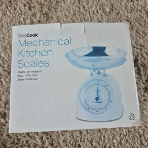 ProCook white mechanical kitchen scales
