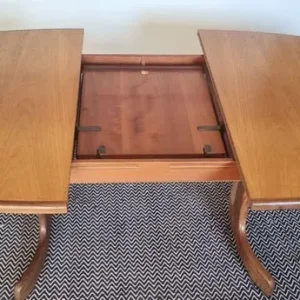 Vintage G Plan extending dining table - Image 3