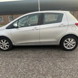 Toyota, YARIS, Hatchback, 2012, Manual, 1329 (cc), 5 doors - Image 6