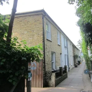 2 bedroom flat in Railway Side, Barnes, SW13 (2 bed) (#2585337) - Image 2