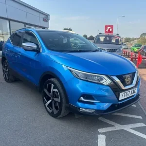 2017 Nissan Qashqai Tekna+ 1.6 DIG-T 163PS HATCHBACK Petrol Manual - Image 3