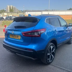 2017 Nissan Qashqai Tekna+ 1.6 DIG-T 163PS HATCHBACK Petrol Manual - Image 5