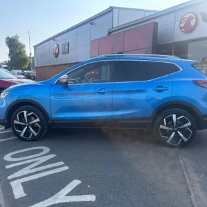 2017 Nissan Qashqai Tekna+ 1.6 DIG-T 163PS HATCHBACK Petrol Manual - Image 8