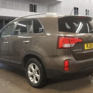2013 Kia Sorento 2.2 CRDi KX-2 AWD Euro 5 5dr ESTATE Diesel Manual - Image 3