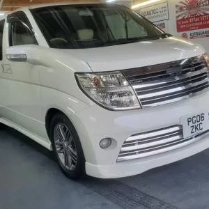 Reserved deposit payed!!!!!Nissan Elgrand e51 rider 2.5 fresh jap import