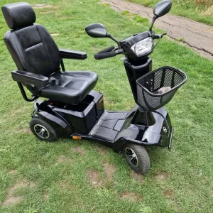 Mobility scooter like new less then 6 moths old - Image 2