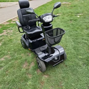 Mobility scooter like new less then 6 moths old - Image 3