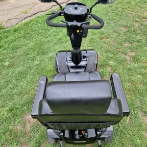 Mobility scooter like new less then 6 moths old - Image 4