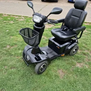 Mobility scooter like new less then 6 moths old - Image 5