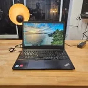Lenovo ThinkPad E590 15.6" FHD Core i7-8565U 1.80 GHz 16 GB RAM 512 GB SSD Radeon RX 550x 2GB - Image 2