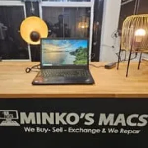 Lenovo ThinkPad E590 15.6" FHD Core i7-8565U 1.80 GHz 16 GB RAM 512 GB SSD Radeon RX 550x 2GB