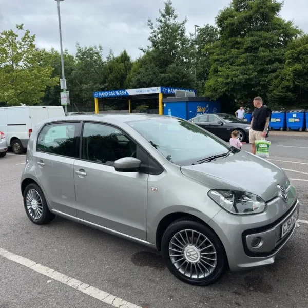 Volkswagen, UP, Hatchback, 2014, Manual, 999 (cc), 5 doors