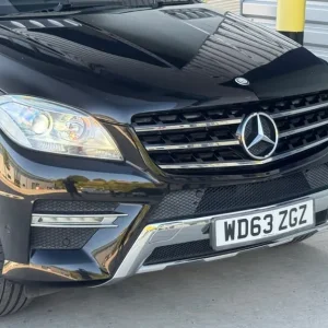 MERCEDES-BENZ ML350 AMG SPORT 3.0 CDI DIESEL BLUETEC 4X4 AUTO 2014 [63] BLACK - Image 7