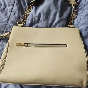 2 x cream handbags - Image 2