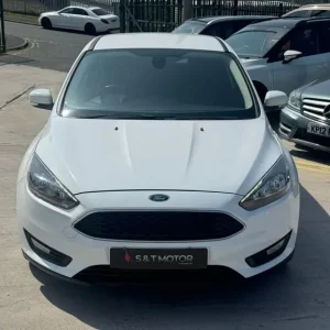 2015 Ford Focus 1.0T EcoBoost Zetec Euro 6 (s/s) 5dr HATCHBACK Petrol Manual - Image 2