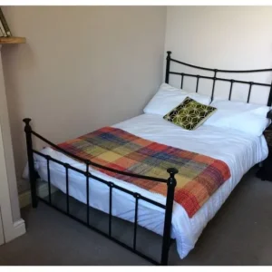 Bright 2 bed flat great location near aberdeen uni & ARI - Image 7