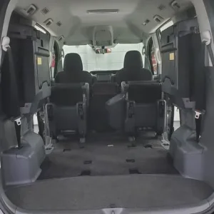 Toyota voxy/noah 2.0 automatic 4 x new tyres 8 seater japanese import 08 - Image 8