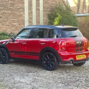 Mini Countryman 2.0 Cooper SD 2014 Red Manual - Image 4