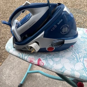 Tefal pro express iron & Brabantia ironing board - Image 3