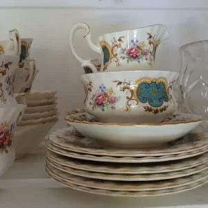 Dinner and tea service