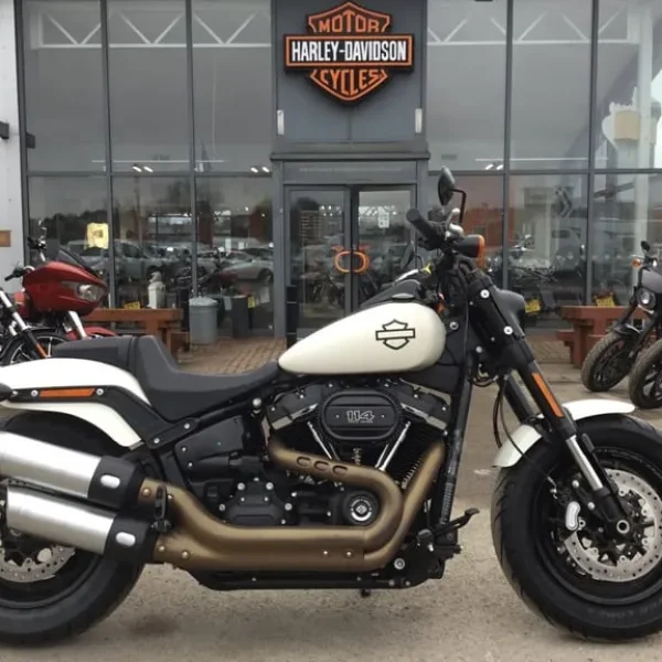 2018 Harley-Davidson Fat Bob® 114 FXFBS Solid Colour (18MY) SOFTAIL PETROL Manual
