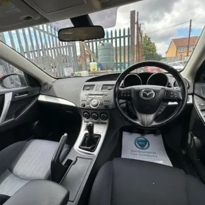 2010 Mazda Mazda3 1.6 Takuya Euro 5 5dr HATCHBACK Petrol Manual - Image 2