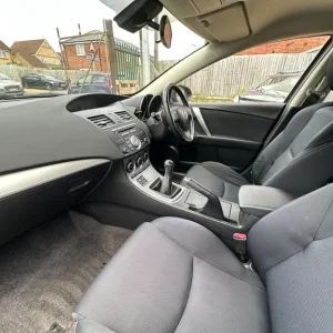 2010 Mazda Mazda3 1.6 Takuya Euro 5 5dr HATCHBACK Petrol Manual - Image 6