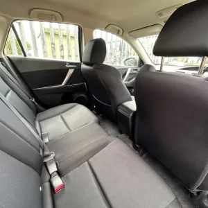 2010 Mazda Mazda3 1.6 Takuya Euro 5 5dr HATCHBACK Petrol Manual - Image 8