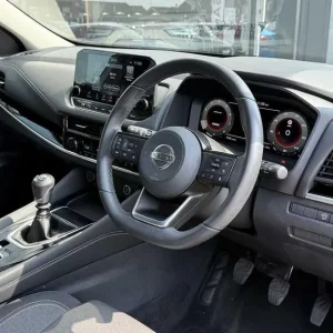 2021 Nissan Qashqai 1.3 DiG-T MH N-Connecta 5dr HATCHBACK Petrol/Electric Hybrid Manual - Image 6