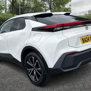 2024 Toyota C-HR 1.8 Hybrid Design 5dr CVT SUV Hybrid Automatic - Image 4