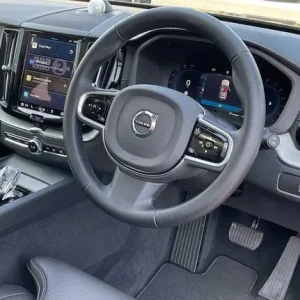 2024 Volvo XC60 Ultra B5 AWD Mild hybrid ESTATE Petrol/Electric Hybrid Automatic - Image 5