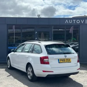 2016 Skoda Octavia 1.6 TDI GreenLine III Estate 5dr Diesel Manual Euro 6 (s/s) (110 ps) Estate Di... - Image 3