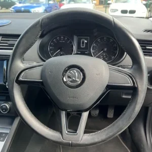 2016 Skoda Octavia 1.6 TDI GreenLine III Estate 5dr Diesel Manual Euro 6 (s/s) (110 ps) Estate Di... - Image 8