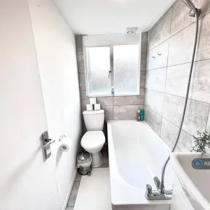 Studio flat in Shepherds Bush, London, W12 (#2538513) - Image 5