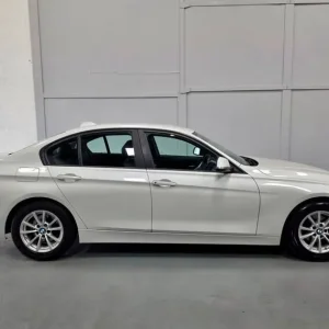 2014 BMW 3 Series 2.0 320d ED EfficientDynamics Business Saloon 4dr Diesel Auto Euro 5 (s/s) Salo... - Image 3