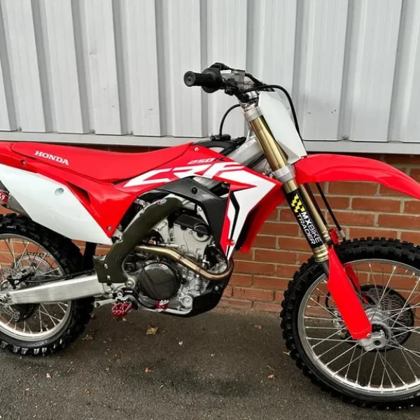 2018 HONDA CRF 250 CRF250R - SUPER LOW USE - YOSHIMURA PIPES - PRO CARBON - YZF