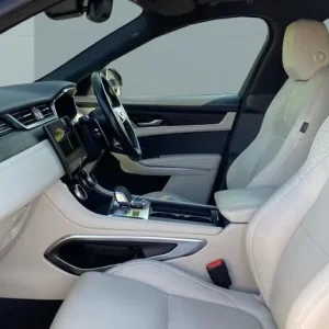 2022 Jaguar F-Pace 3.0 D300 R-Dynamic HSE 5dr Auto AWD Diesel Estate Estate Diesel Automatic - Image 3