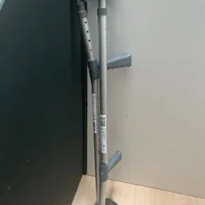 walking crutches - Image 3