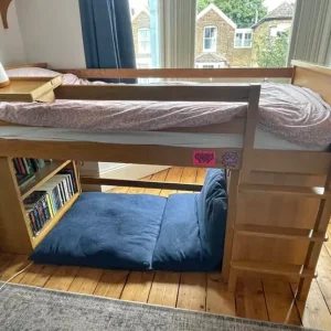 ASPACE Solid wood bunk bed frame in excellent condition