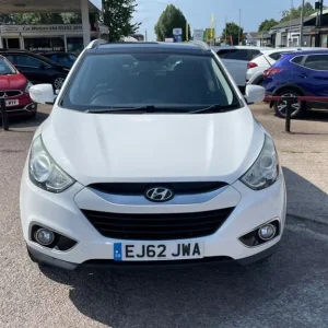 2012 Hyundai Ix35 CRDI PREMIUM Estate Diesel Manual - Image 2