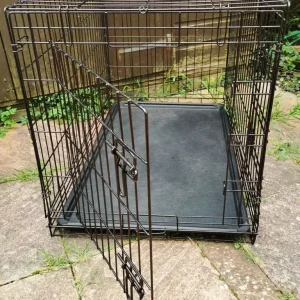 LARGE BLACK STEEL DOG CAGE FOR SALE (Approximate dimensions L. 36 W. 24 H. 25 inches) - Image 6